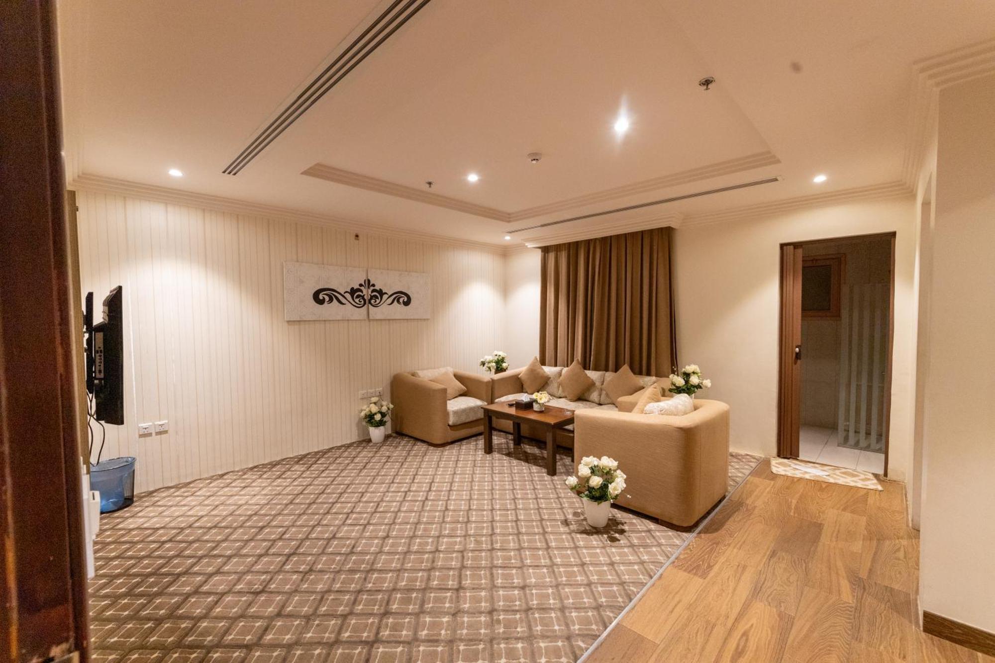 Burj Al Hayah Hotel Suites-Al Olaya - برج الحياة للوحدات الفندقيه العليا Riyad Dış mekan fotoğraf