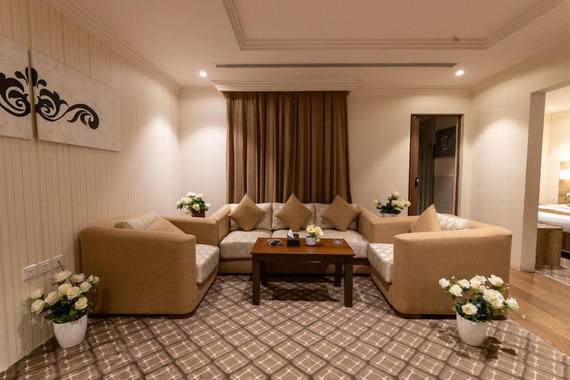 Burj Al Hayah Hotel Suites-Al Olaya - برج الحياة للوحدات الفندقيه العليا Riyad Dış mekan fotoğraf